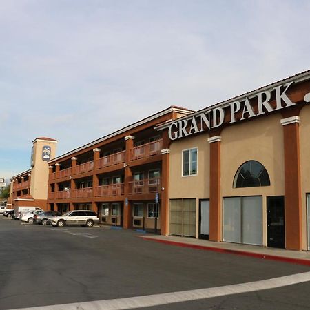Grand Park Inn Baldwin Park Exteriér fotografie